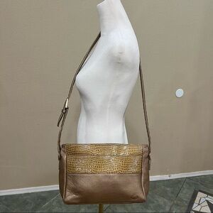 Vtg SAS Metallic Bronze Brown LEATHER CROSSBODY  Handbag w/ Croc Trim Casual EUC